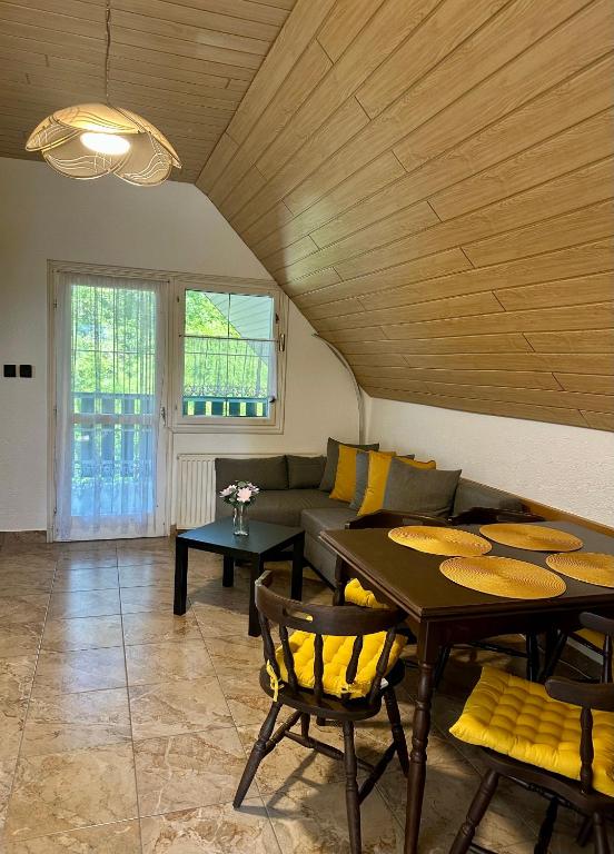 Część wypoczynkowa w obiekcie Rita Apartman Balatonszéplak