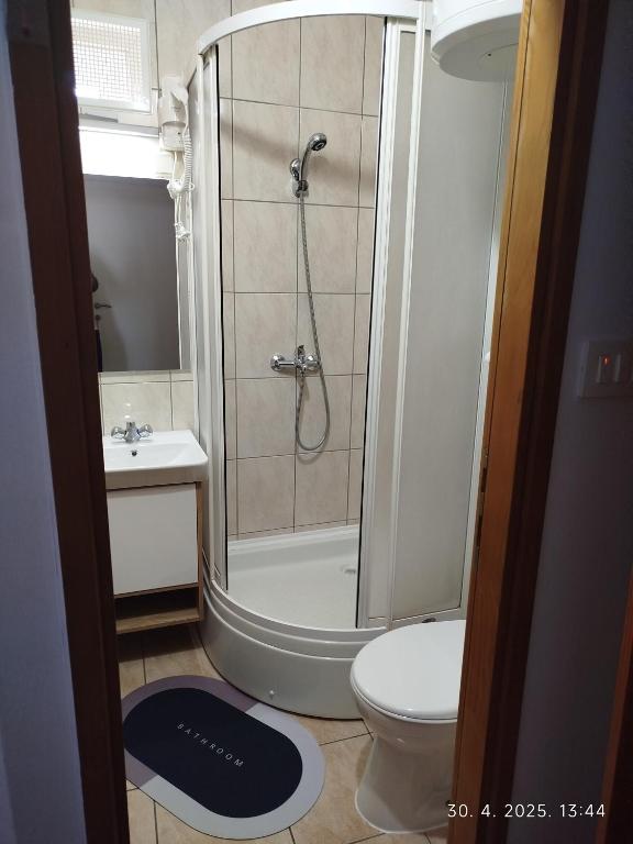 Koupelna v ubytování Apartmani - sobe Ćosić