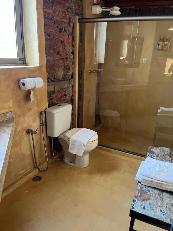 Koupelna v ubytování Apto com Arte no Pelourinho