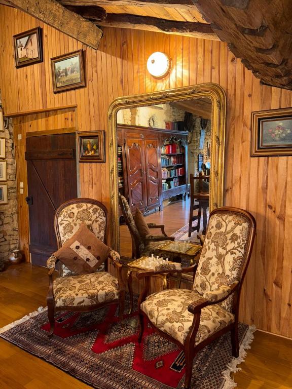Χώρος καθιστικού στο Art & Relaxation Manor Spa, Billiards & Pinball