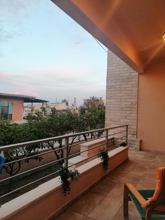 Balkón nebo terasa v ubytování Fella Chalkida