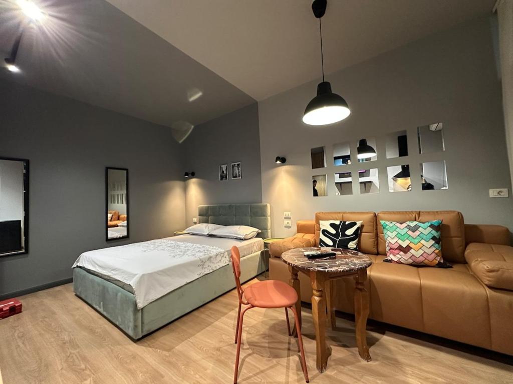 Compact studio chic design