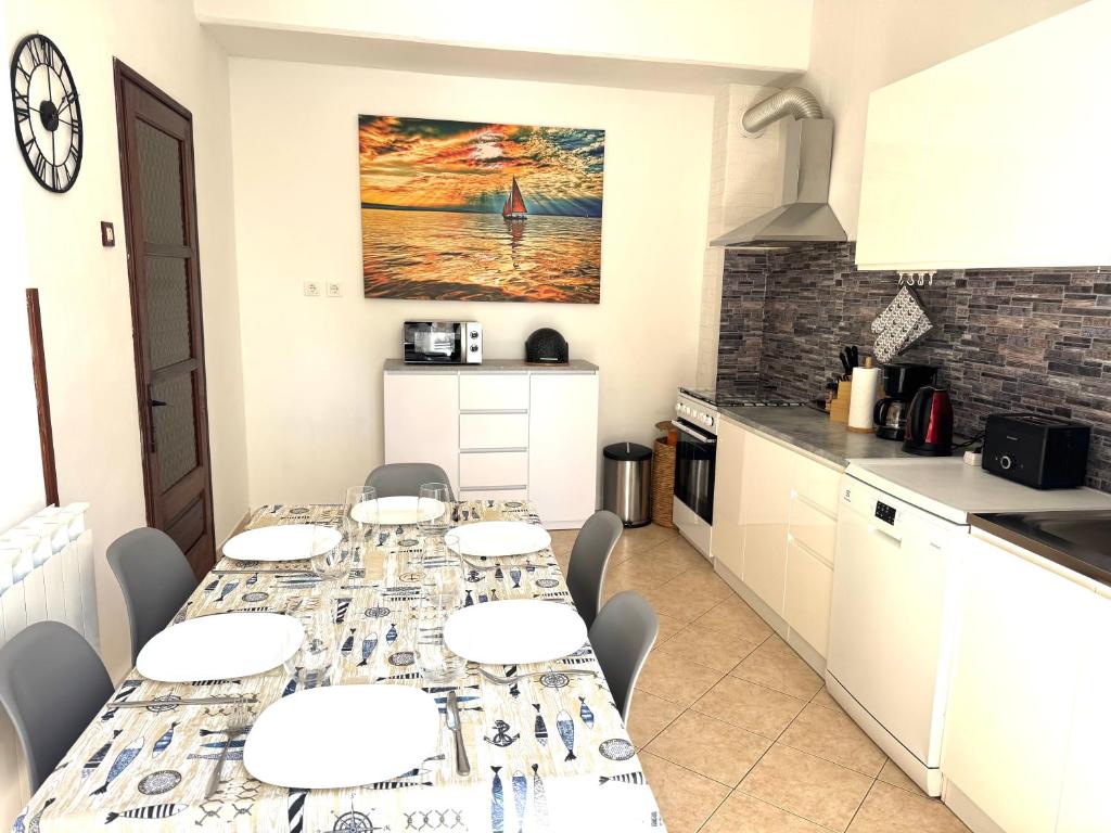 Kuchyňa alebo kuchynka v ubytovaní Holiday Home Lungo Mare