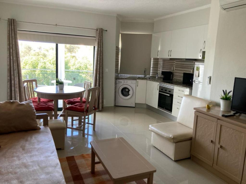 Alvor Red Nice Terrace Flat
