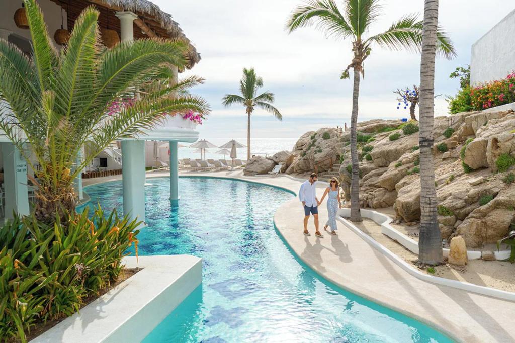 Bazén v ubytování Mar del Cabo By Velas Resorts Adults Only nebo v jeho okolí