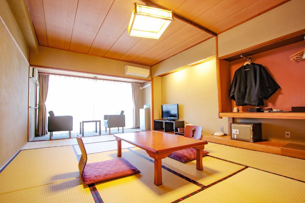 Posezení v ubytování Ooedo Onsen Monogatari Hotel Shinko