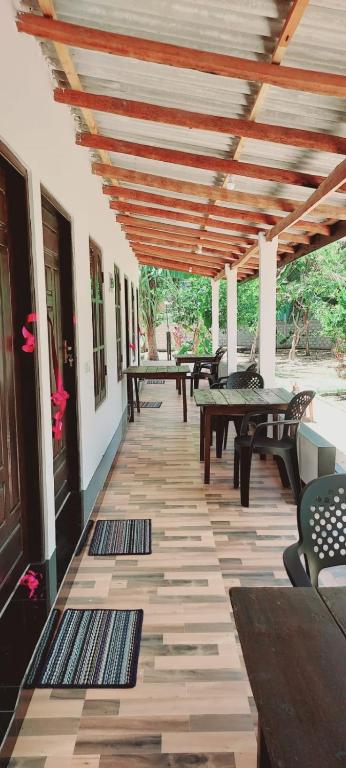 Fotografie z fotogalerie ubytování Nilaveli Beach Rooms v destinaci Nilaveli