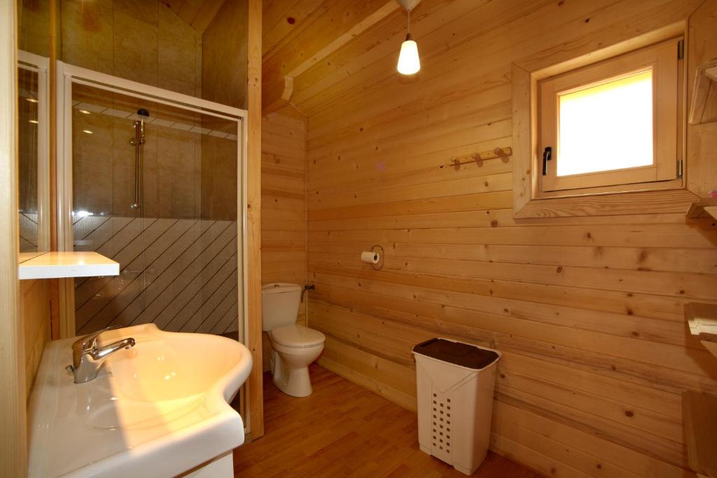 Koupelna v ubytování Camping U STABIACCIU