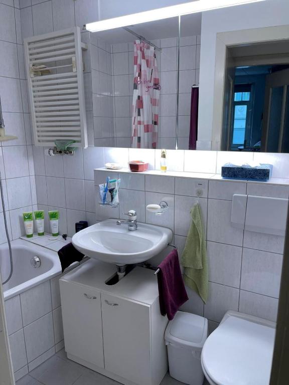 Im Herzen der Altstadt Basel - Resim 3