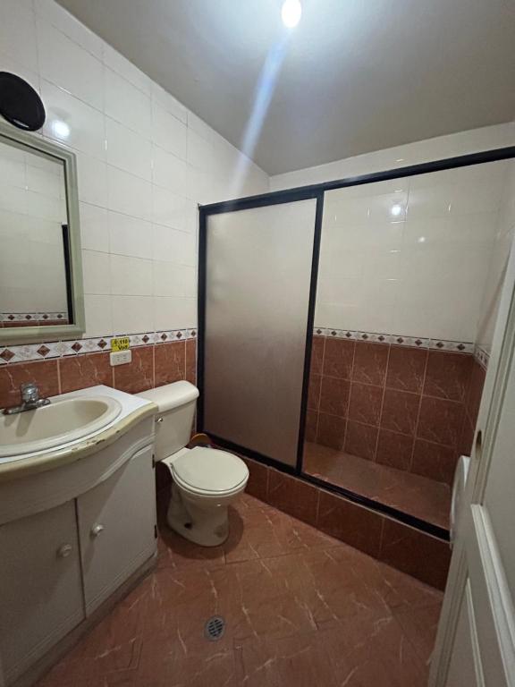 Koupelna v ubytování IÑAQUITO GOLD hostal