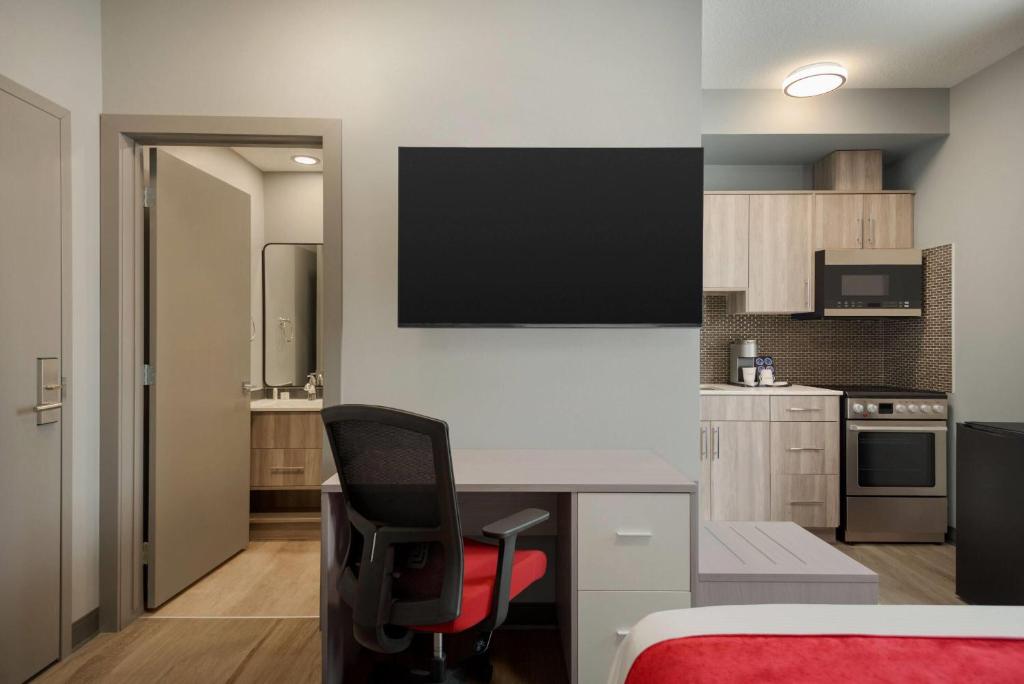 Ramada by Wyndham West Edmonton Hotel & Suites - Resim 17