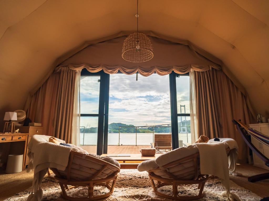 Příroda nedaleko luxury tent