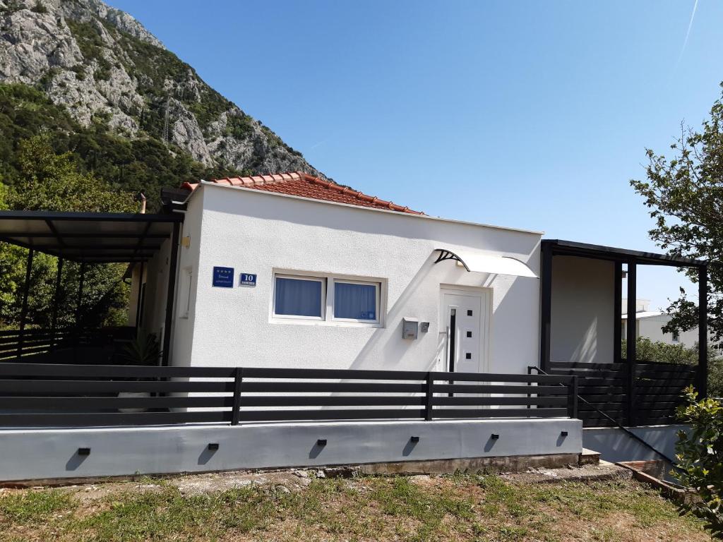Nespecifikovaný výhled na hory nebo výhled na hory při pohledu z apartmánu