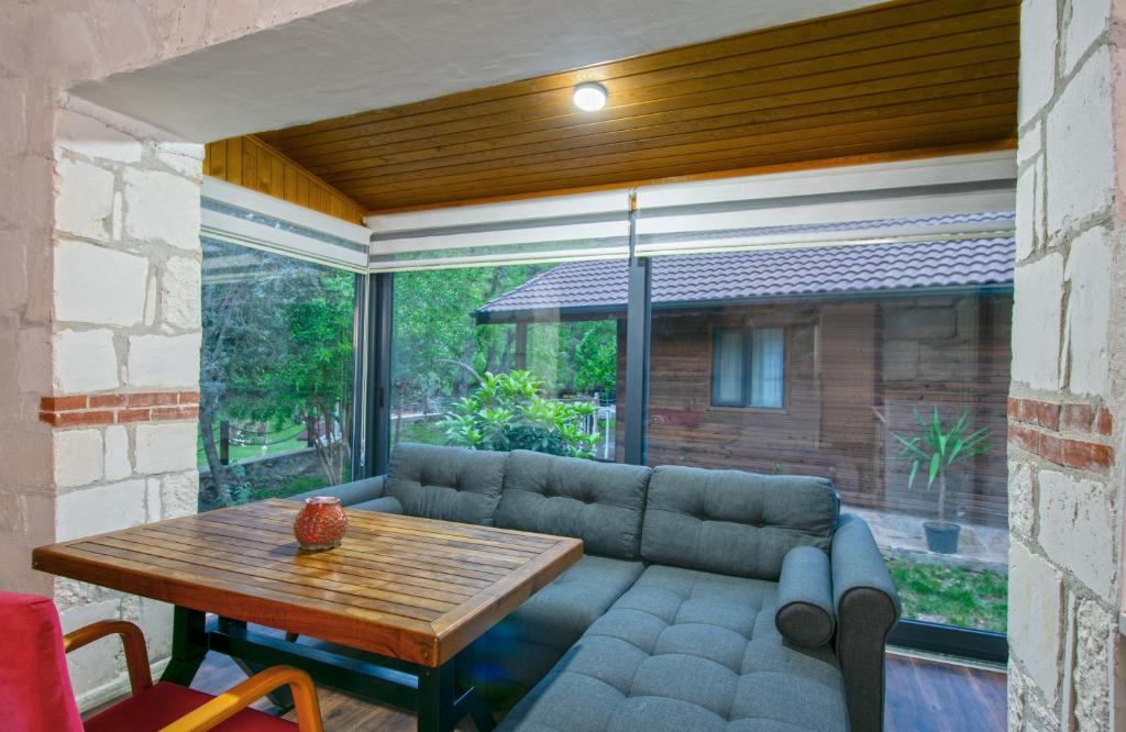 Posezení v ubytování Yusalis Garden Hotel