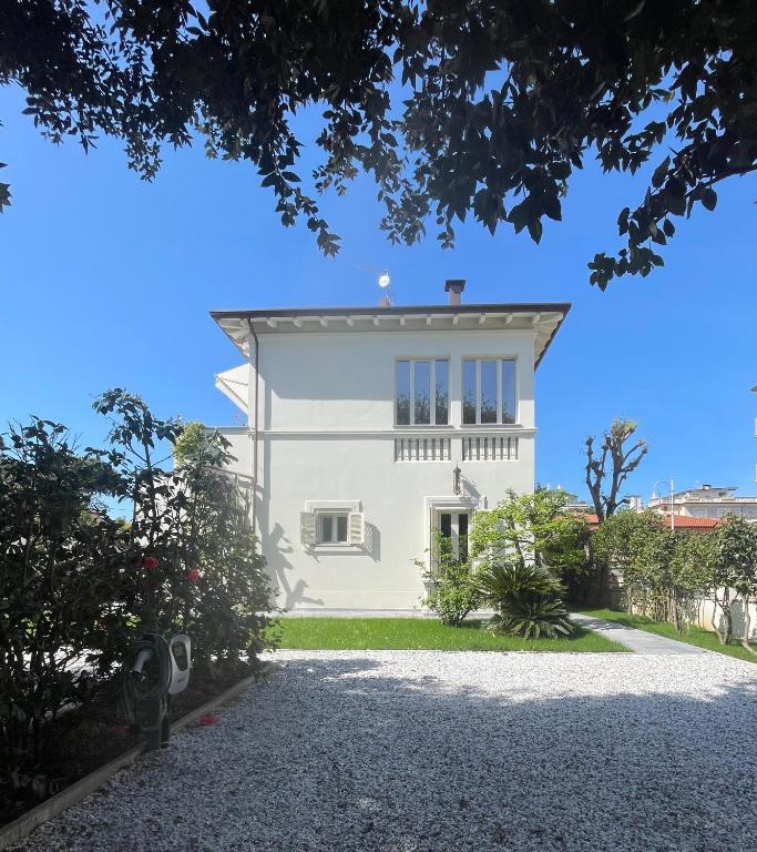 Villa Chiara class aparthotel