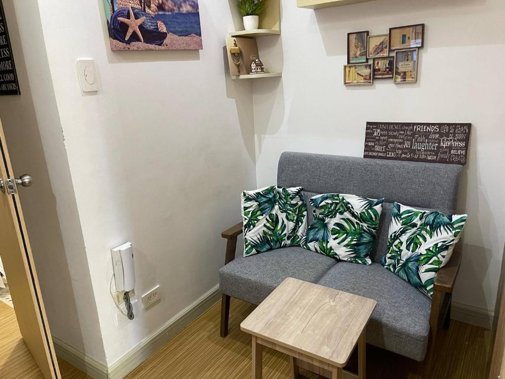 Posezení v ubytování SMDC GRACE RESIDENCIES
