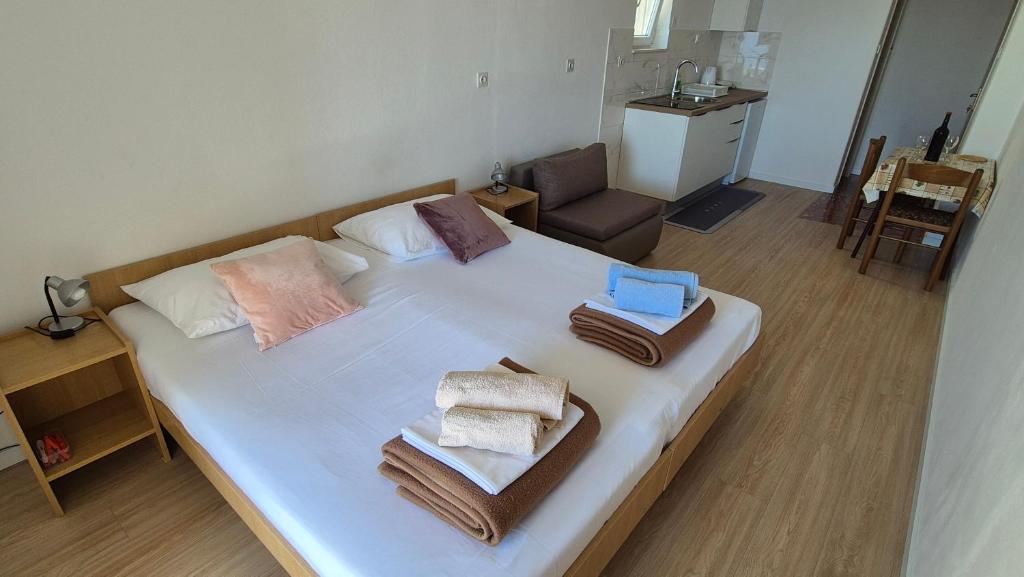 Cama o camas de una habitación en Apartments Kust