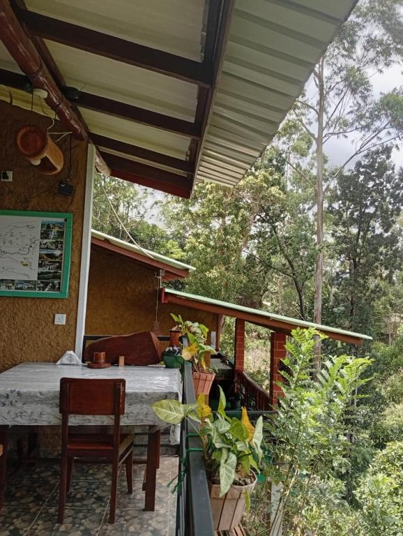 Balkón nebo terasa v ubytování NETHSARA cottage