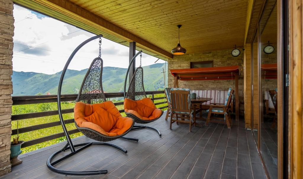 Nespecifikovaný výhled na hory nebo výhled na hory při pohledu z hotelu