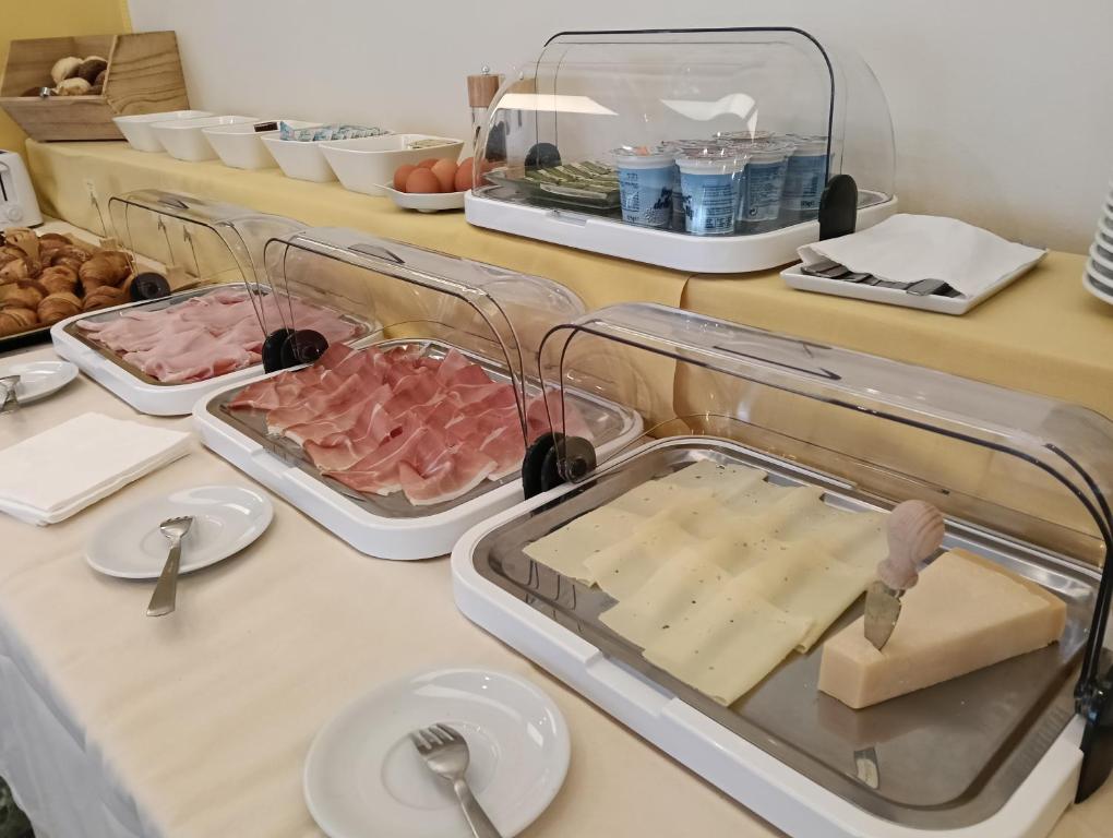 Jídlo v hotelu nebo okolí