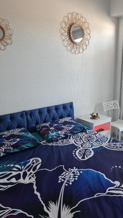Letto o letti in una camera di CHARMANT T2 Avec LOGGIA VUE MER