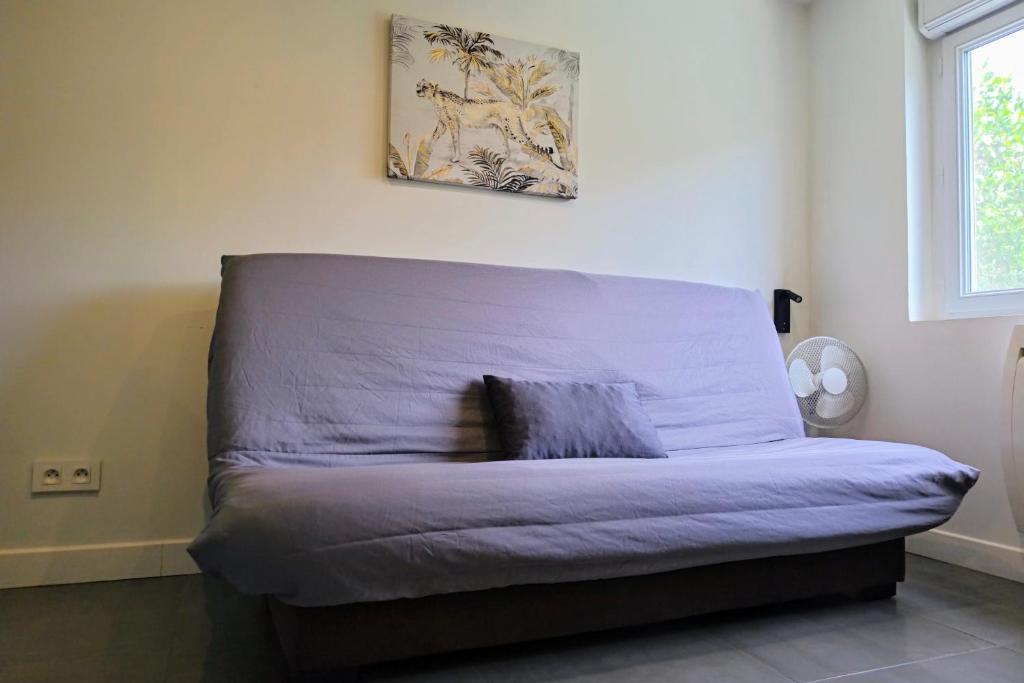Posezení v ubytování Studio Occitanie 20 m2 tout équipé avec jardin