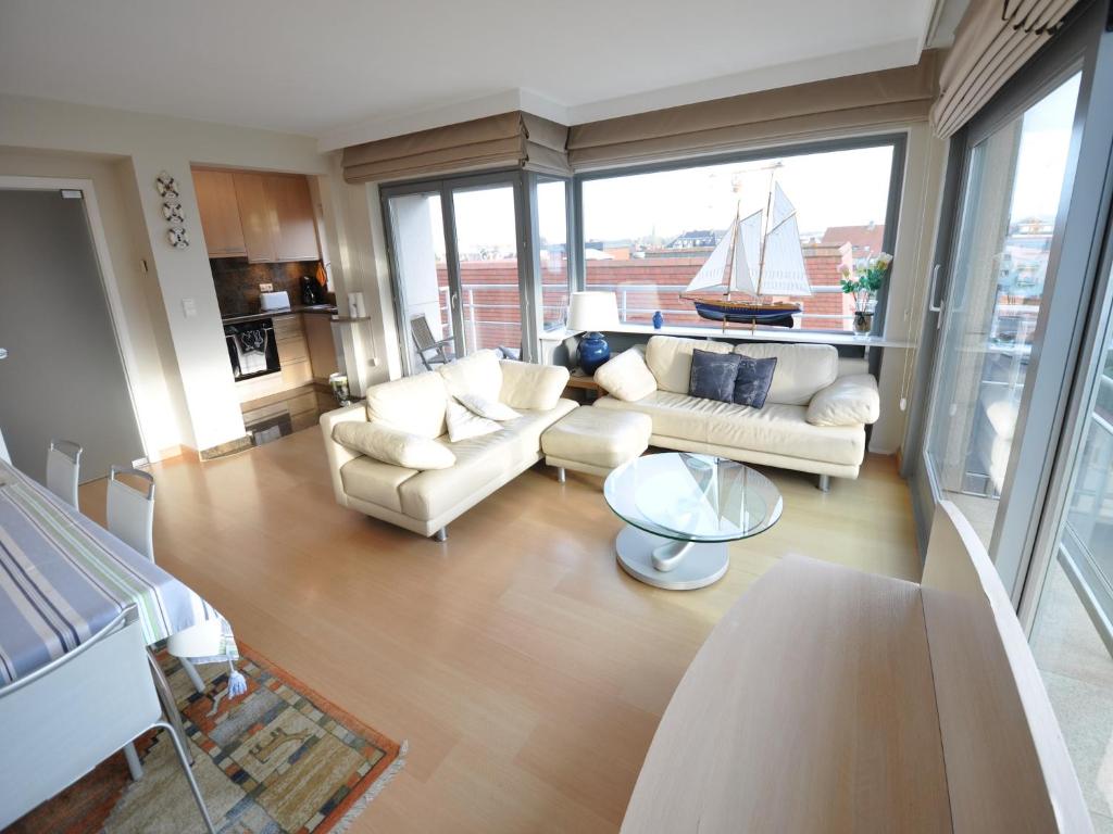 Χώρος καθιστικού στο Apartment in Belgium with Side Sea View