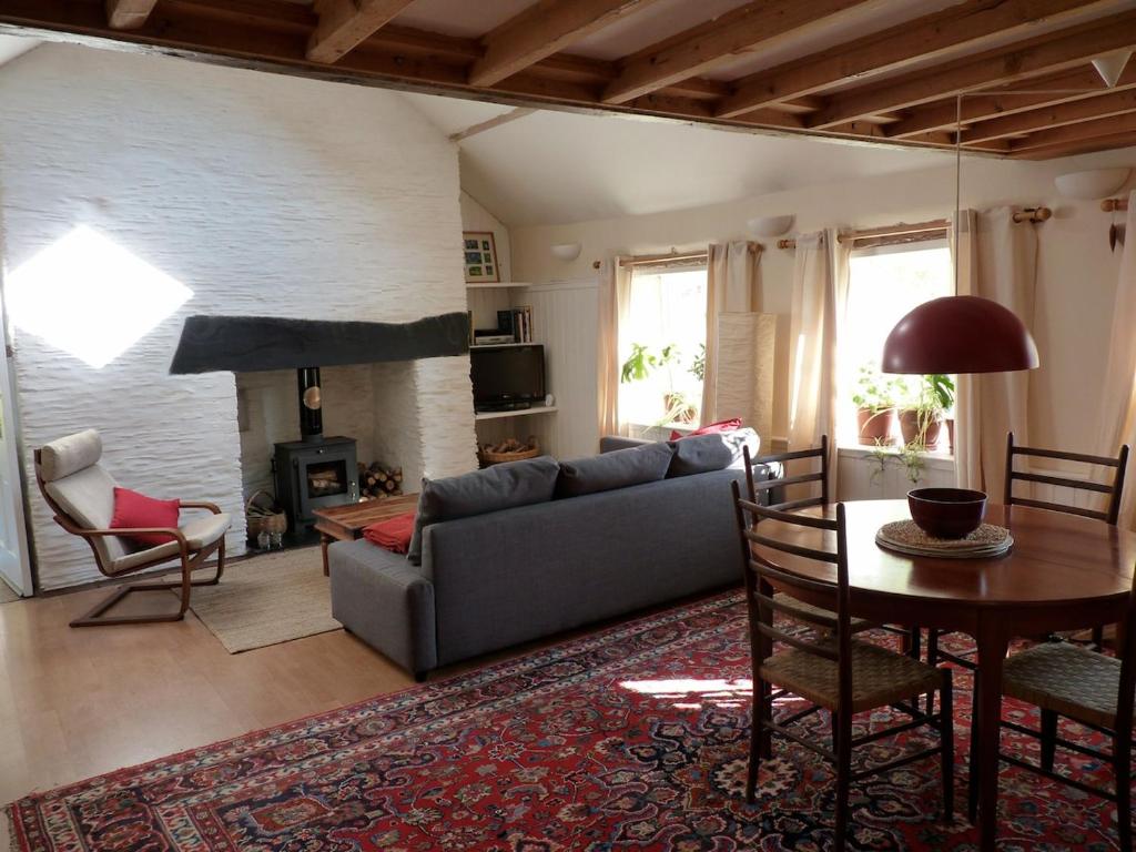 Pretty sunny cottage, Machynlleth