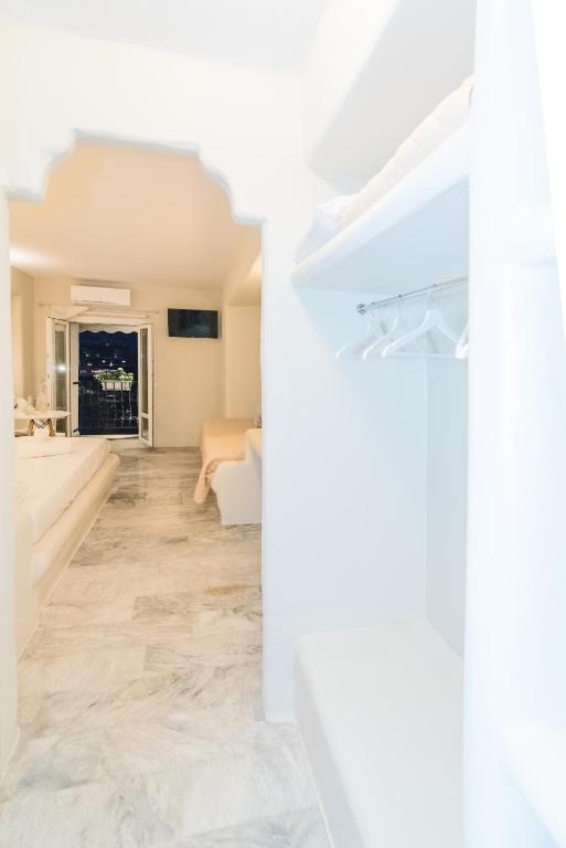 Fratelli Family Rooms - 11