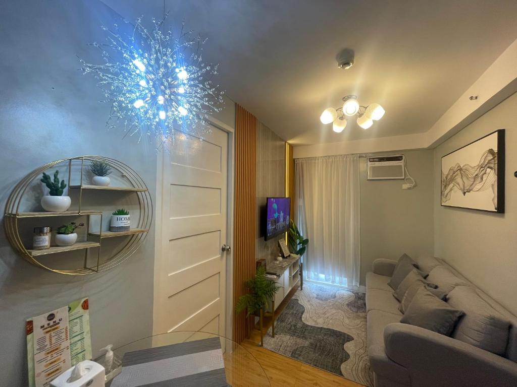 Posezení v ubytování AR10 & AR11 1 bed 1 bath near airport