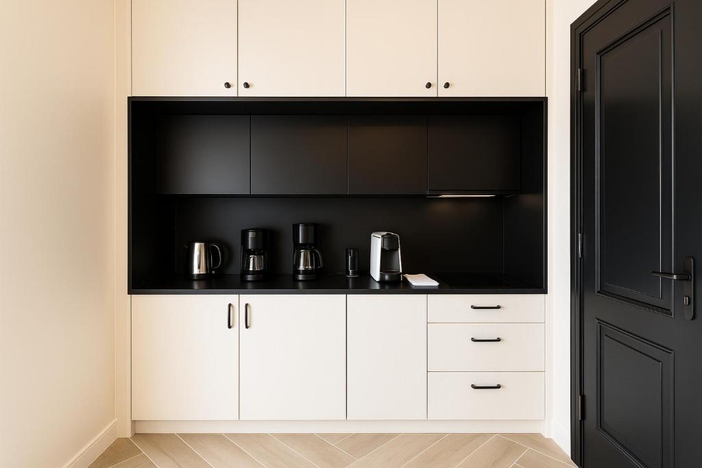 Triple A - Golden Eight - On Aiolou Downtown - FREE Parking! - Resim 18