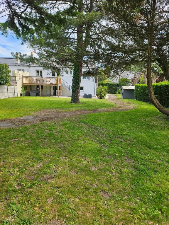 Vonkajšia záhrada v ubytovaní La Maison Portaise