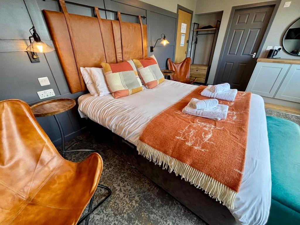 Postel nebo postele na pokoji v ubytování The Hebridean - Rooms & Apartments
