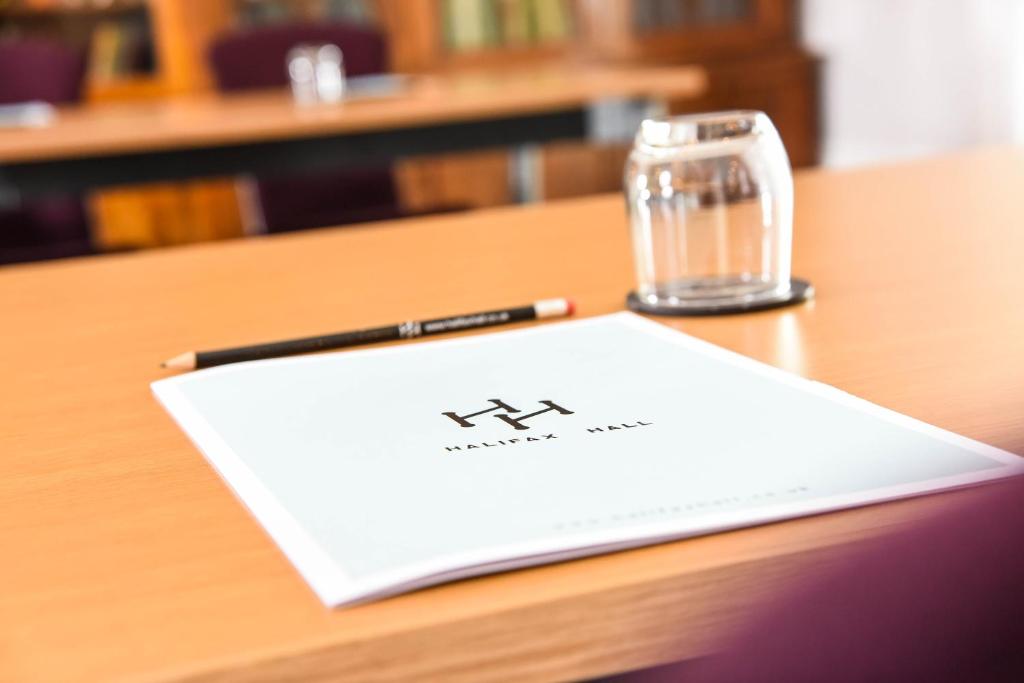 Halifax Hall - Resim 18