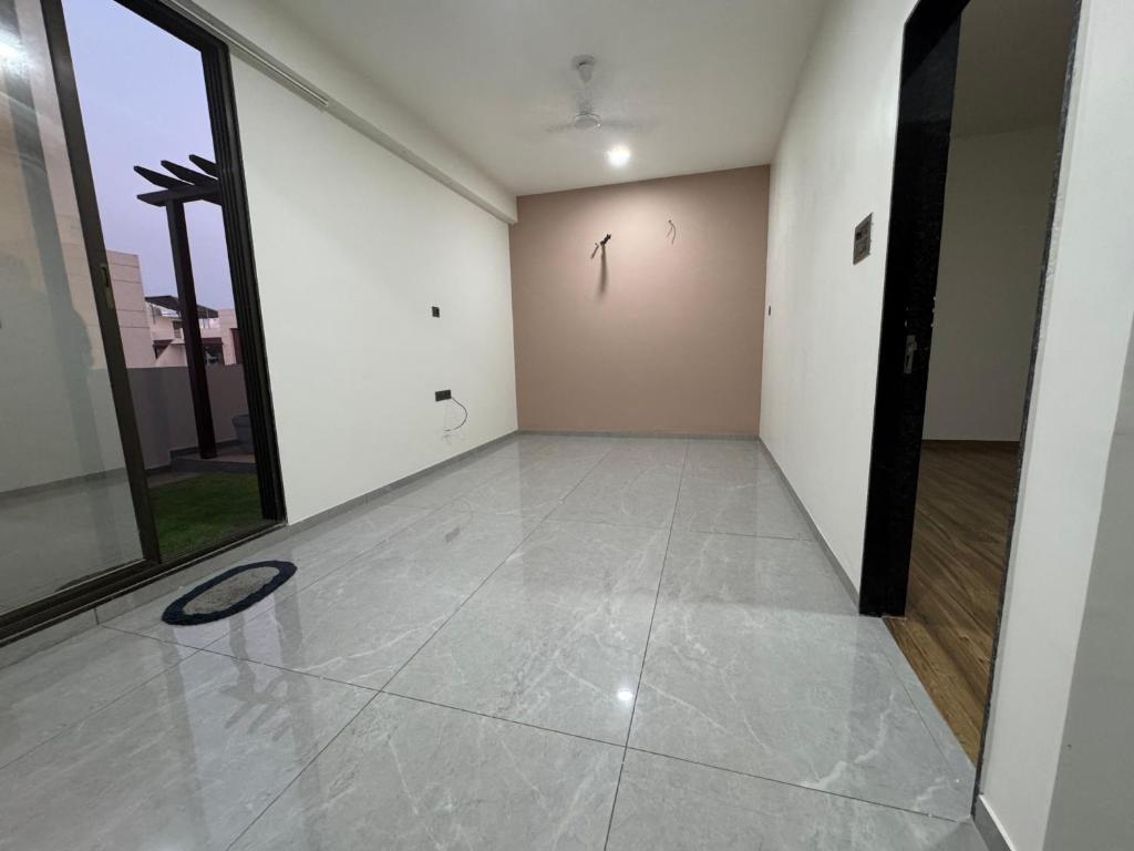 Fotografie z fotogalerie ubytování Luxury 1BR in 4BHK Shared Spaces Vadodara v destinaci Vadódara