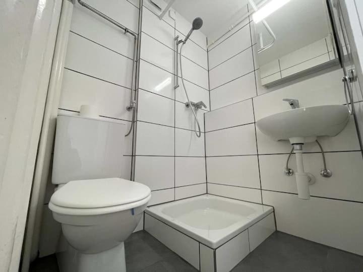 City center Flats in Zurich Downtown, Jakobade - Self Checkin - Resim 7