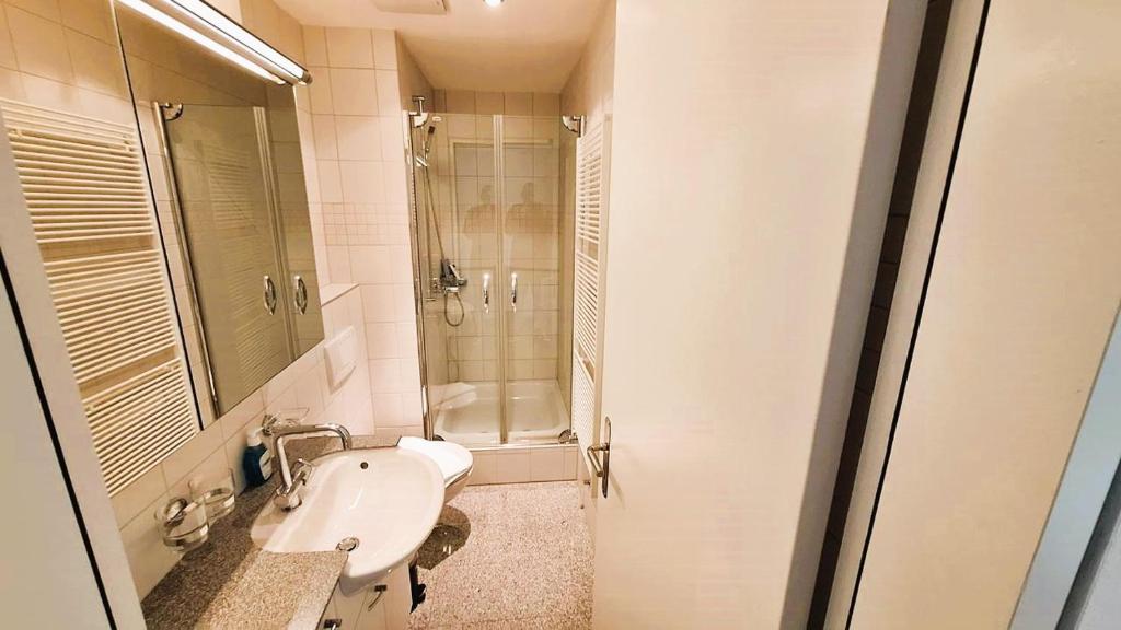 Amazing Apartments, heart of Zurich Old Town Glocken - Self Checkin - Resim 3