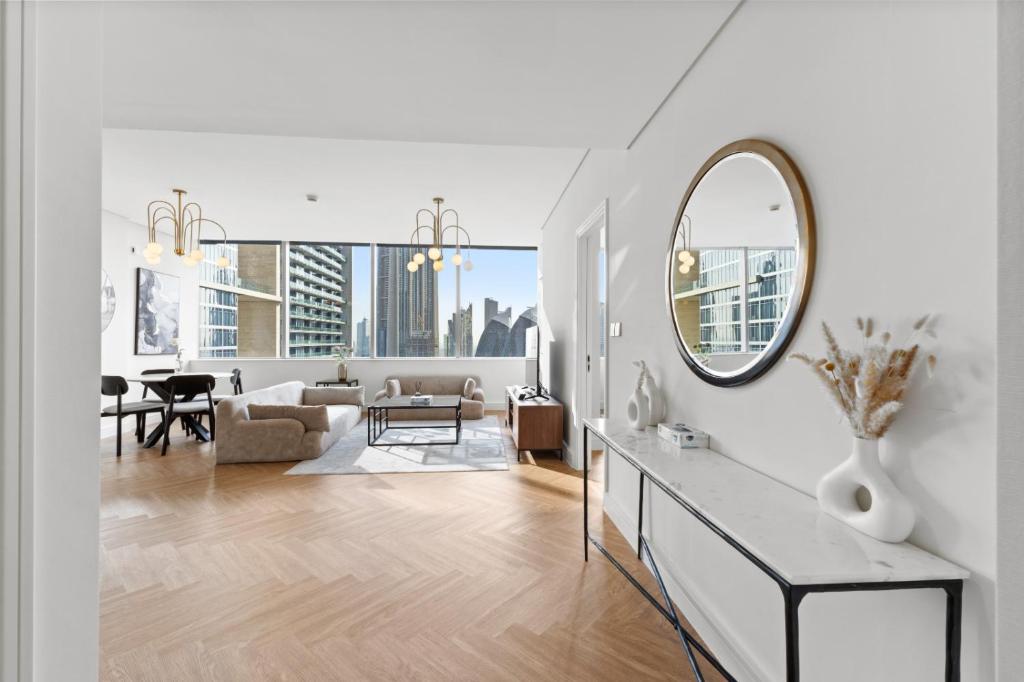 منطقة جلوس في Luxury Apt DIFC, XL Layout, Pool, Gym, Skyline View