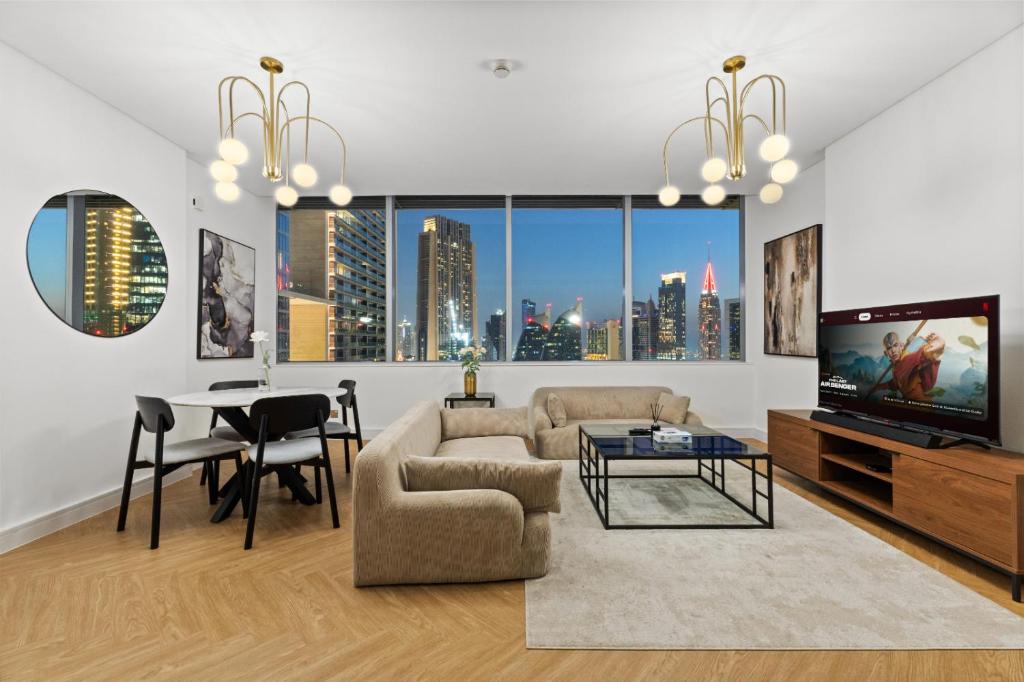 تلفاز و/أو أجهزة ترفيهية في Luxury Apt DIFC, XL Layout, Pool, Gym, Skyline View