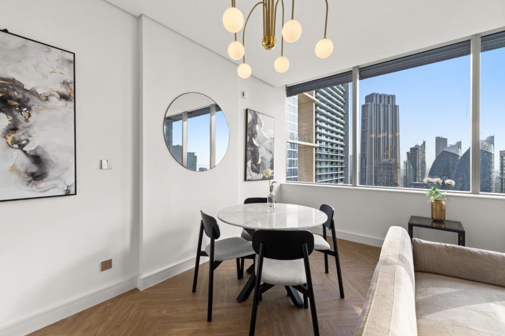 منطقة جلوس في Luxury Apt DIFC, XL Layout, Pool, Gym, Skyline View