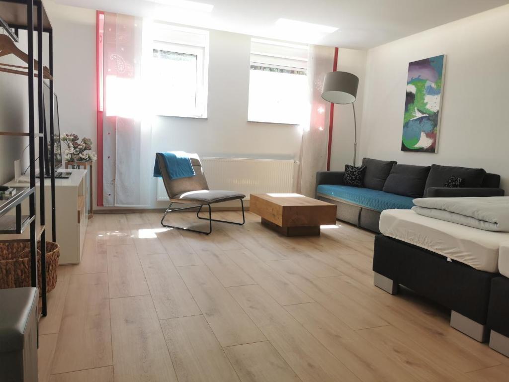 Posezení v ubytování Gemütliches Souterrain in Langenargen