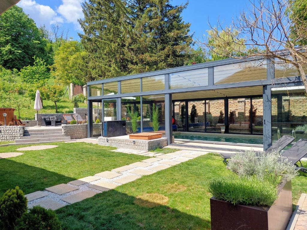 Zahrada ubytování Vila MP Banstol 4*- Brdež do, Fruška gora