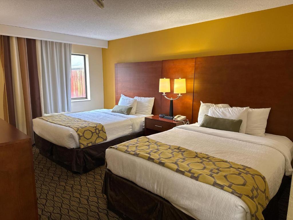 Baymont by Wyndham Mishawaka South Bend Area photo