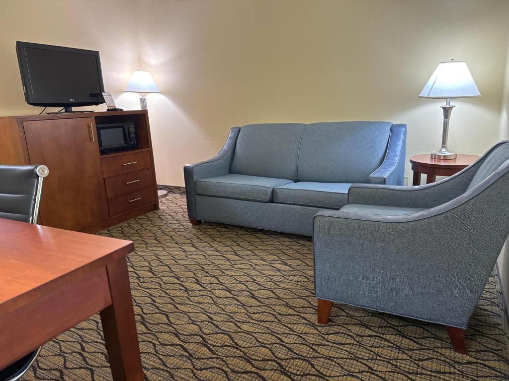 Baymont by Wyndham Mishawaka South Bend Area photo