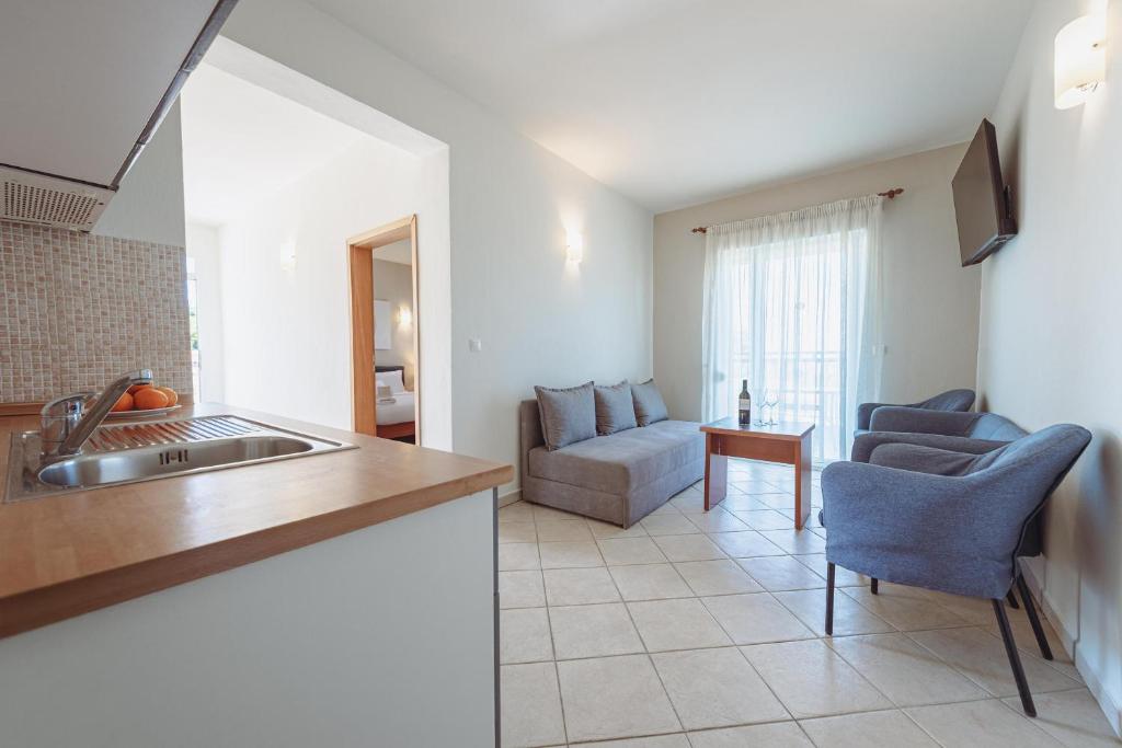 Ampelia Hotel Kassandra - 17