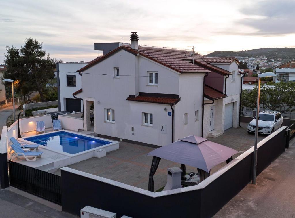 Bazén v ubytování Holiday Home Sea nebo v jeho okolí
