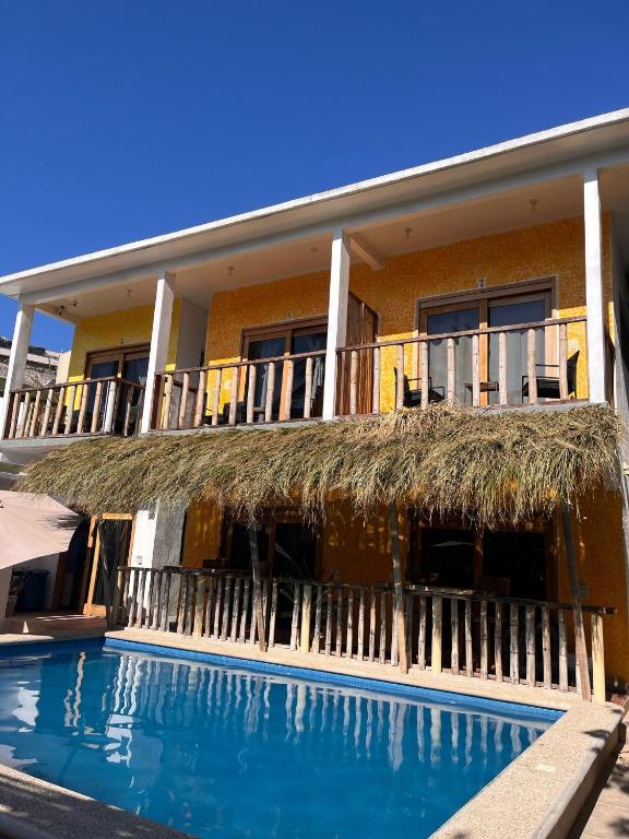 Piscina a Zipoliteville - HOTEL NUDISTA o a prop