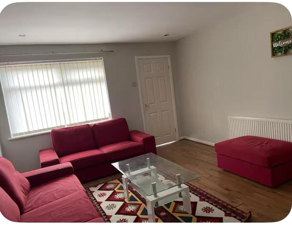 Gallery image of House in Timperley near Manchester Airport in Timperley