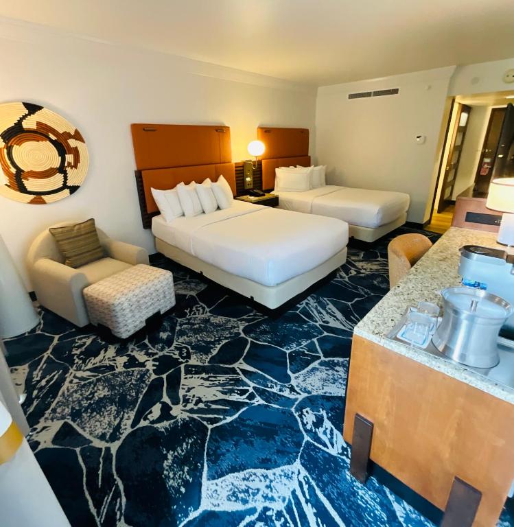 Hilton Palacio del Rio photo