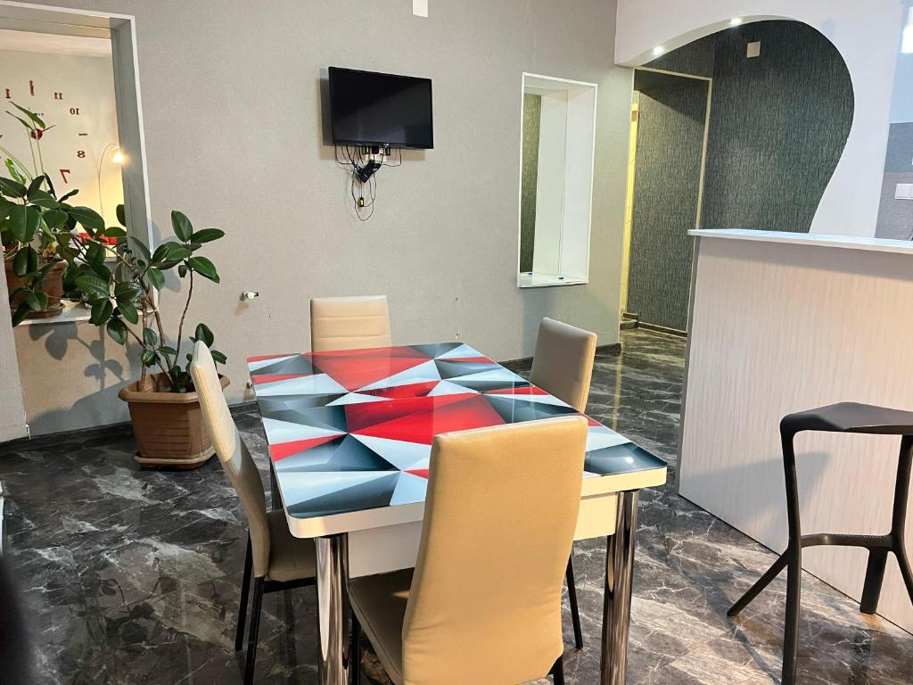 TV a/nebo společenská místnost v ubytování Oasis Mtskheta